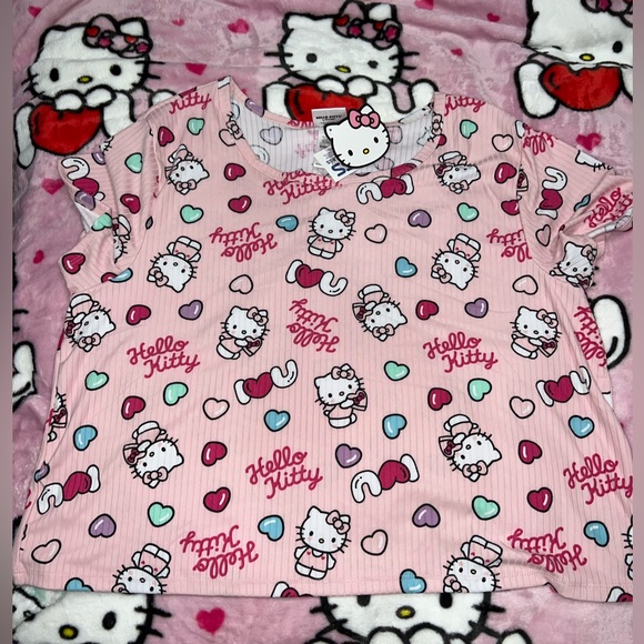Hello Kitty Valentine Pajama Set - Picture 2 of 2